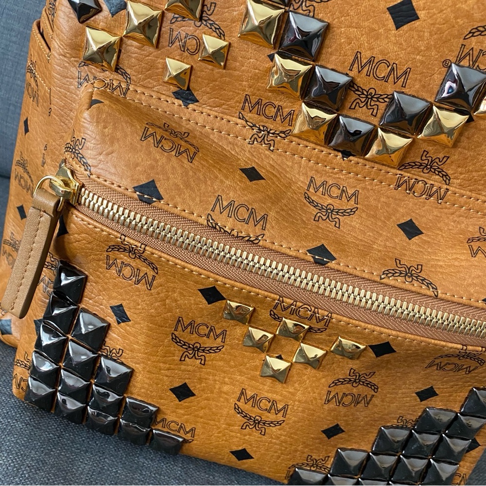 MCM large studded backpack classic style - Picture 3 of 11